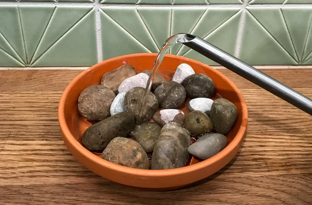 how to make a pebble tray pisti